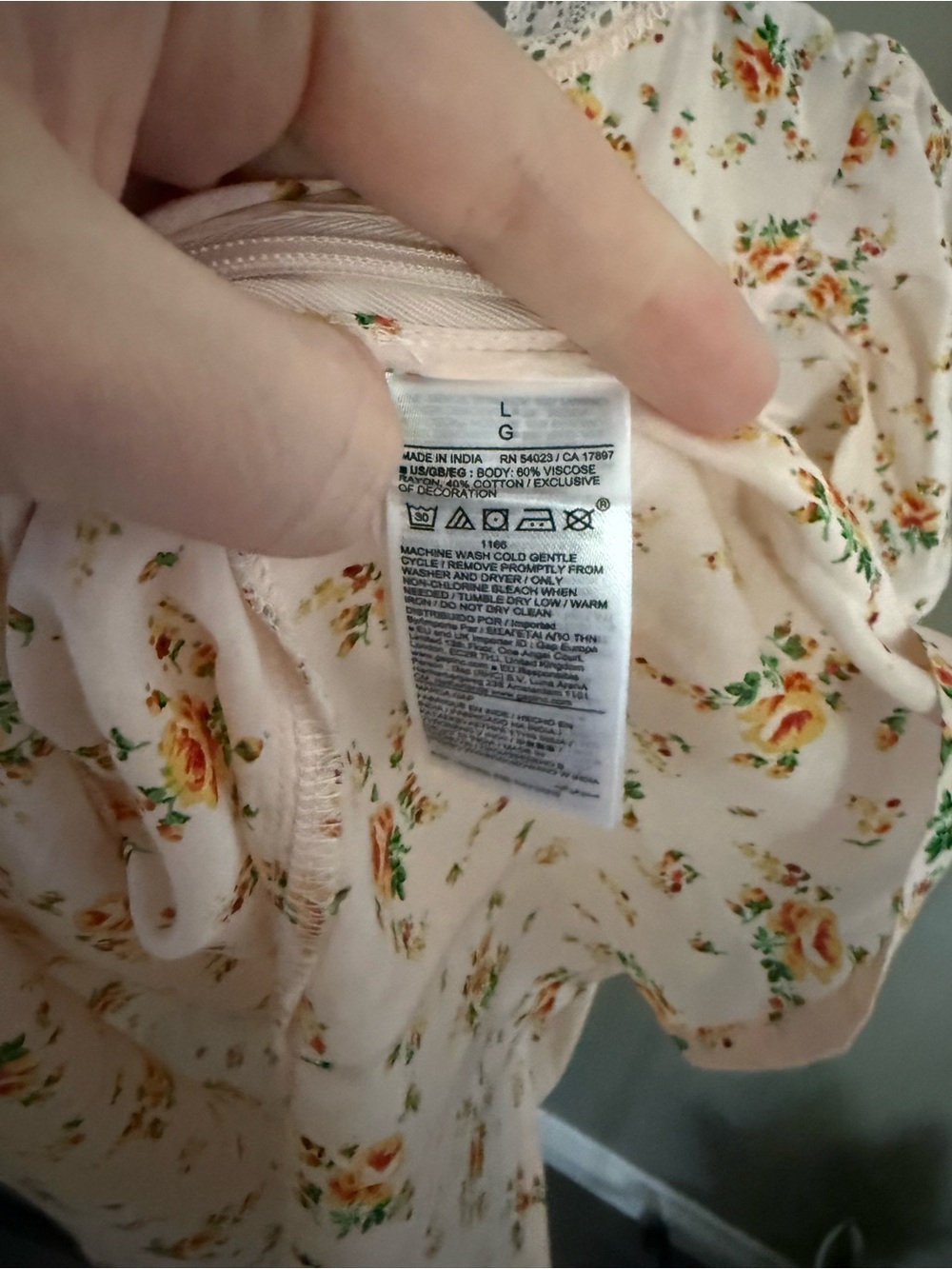 NWT Gap Floral Blouse (L) - Picture 6 of 6
